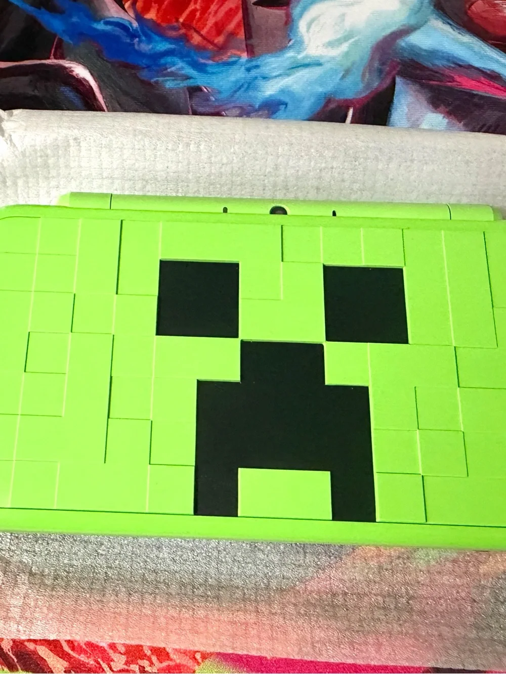 Nintendo 2DS Minecraft Edition Console with Case and Charger CIB